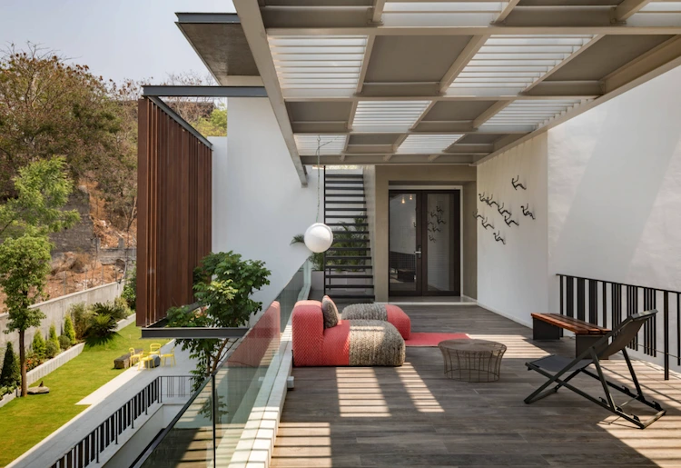 sonnenschutz für balkon oder terrasse mit beschattung gegen sommerhitze