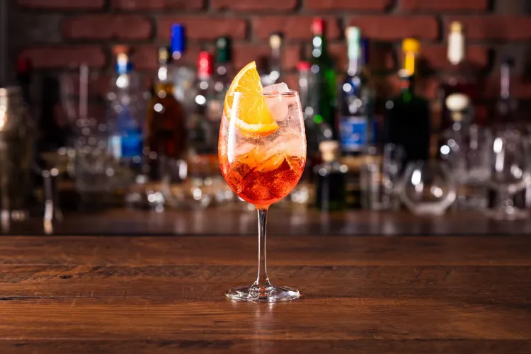 Aperol Spritz Varianten Erdbeer Cocktails mit Prosecco