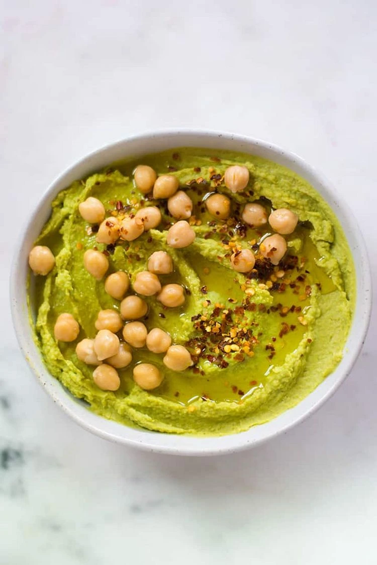 Avocado-Dip mit Hummus zubereiten - schnelles Rezept