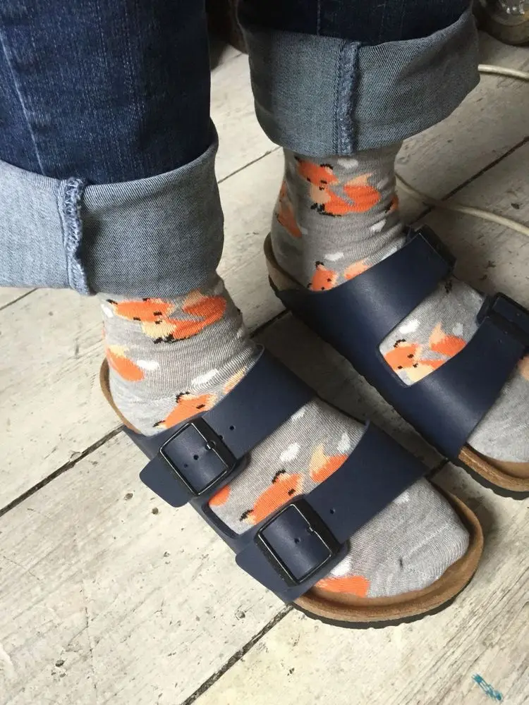 Sandalen und Socken - Mode-Trends Sommer 2022