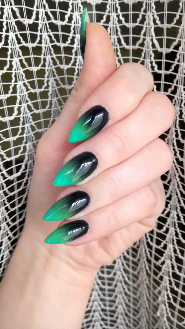 Das Grün in Kombination mit dem Schwarz strahlt einen einzigartigen Look aus