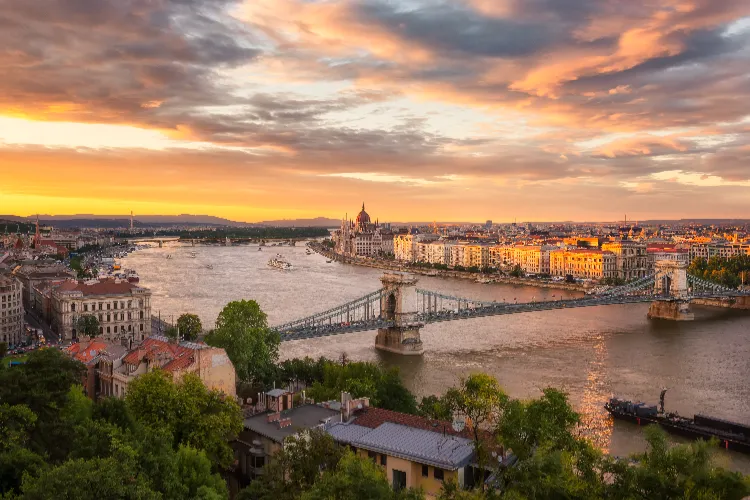 Donauradweg Etappen Budapest Urlaub an der Donau Sehenswürdigkeiten
