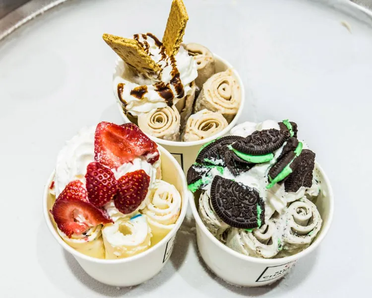 Eis Rezepte ohne Eismaschine Rolled Ice Cream Foodtrend 2022