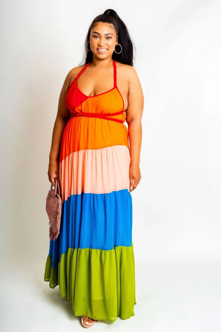Farbenfrohes Color Block Maxi Kleid für mollige Frauen 2022