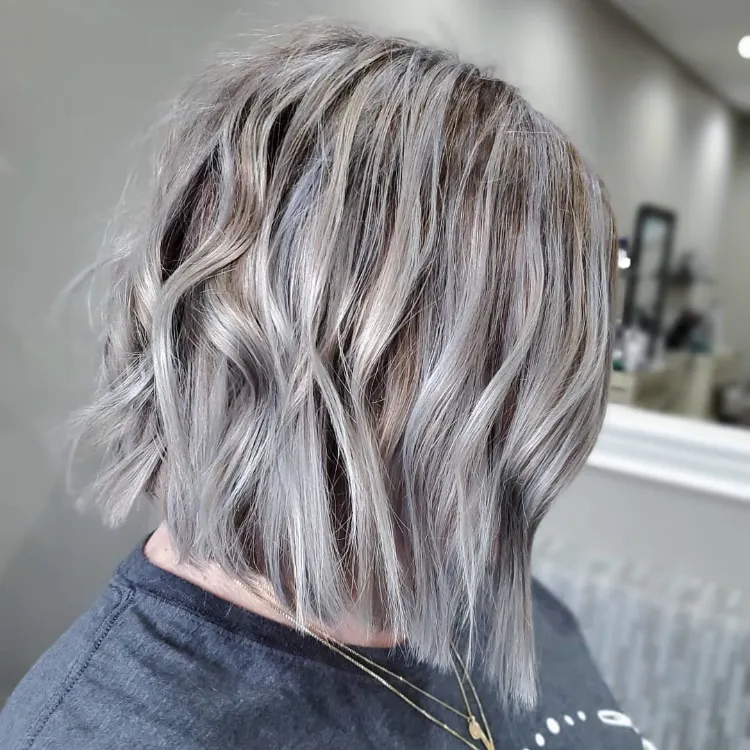 Grey Blending Trend 2022 fransige Frisuren Frauen ab 50