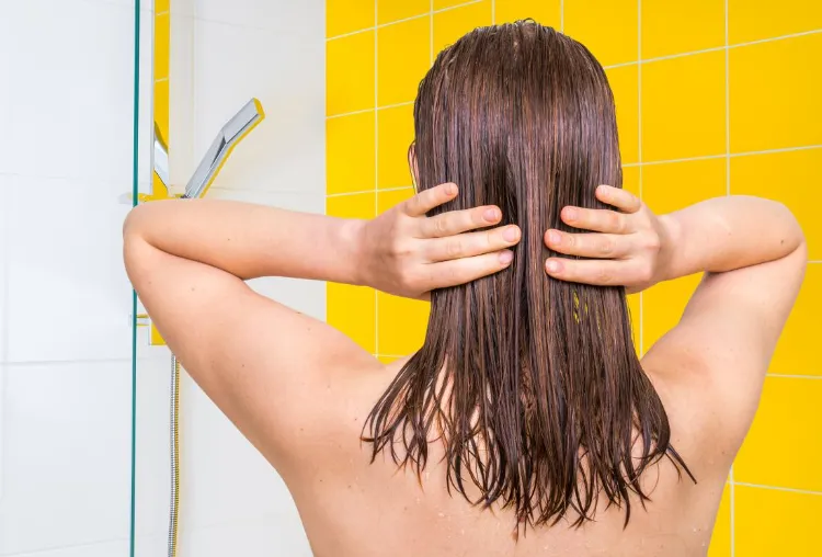 Leave in Spülung bei trockenem Haar Sommer Haarpflege Tipps