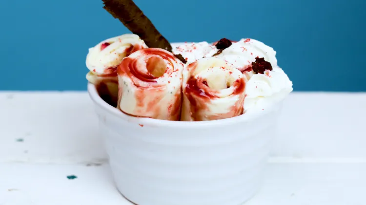 Low Carb Eis ohne Zucker Rolled Ice Cream selber machen