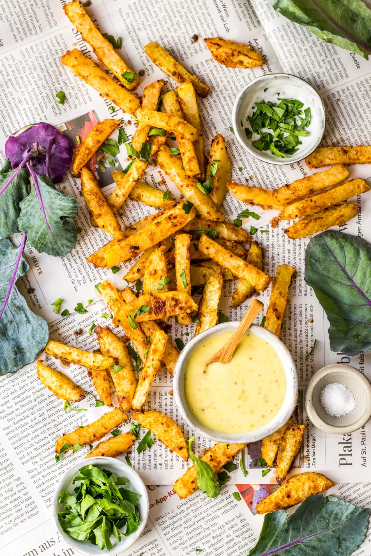 Low-carb oven-roasted kohlrabi fries for a quick dinner