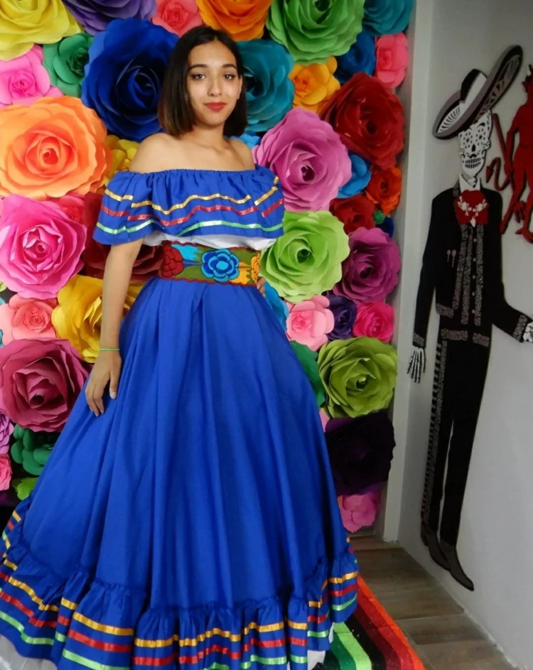 Mexikanische Tracht als Outfit für Frauen auf der Fiesta