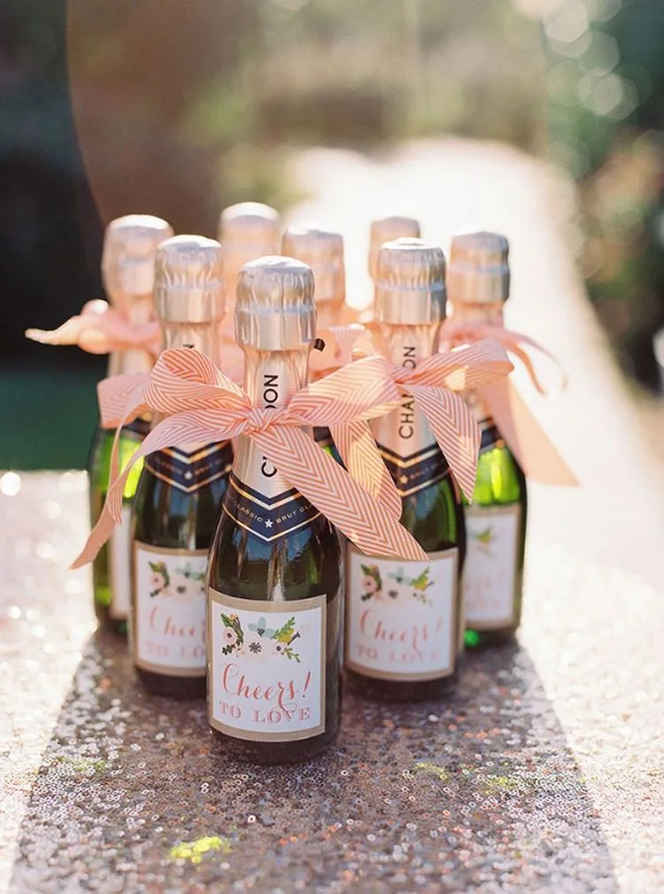 Mini-Schaumweinflaschen für Ihre Hochzeit 2022