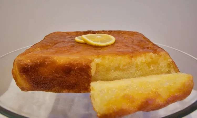 You can make a gluten-free dessert very easily with lemon and yogurt