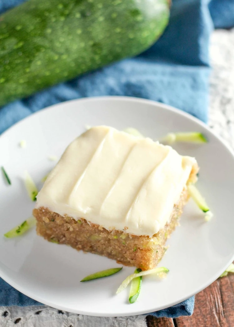 Sweet recipes with zucchini juicy cake
