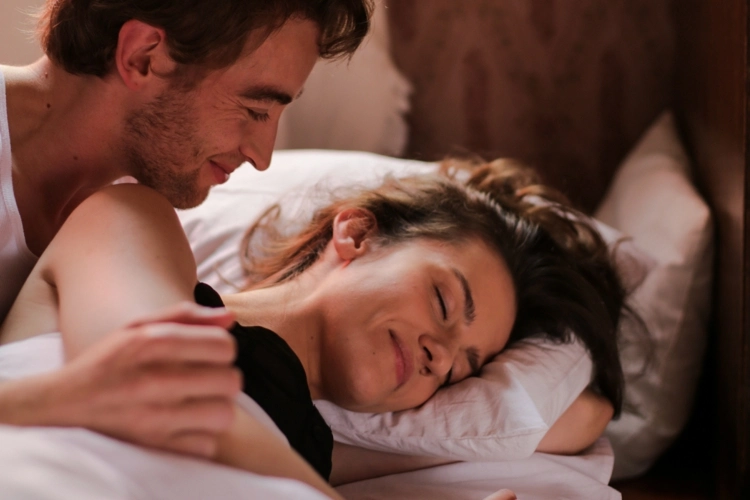 Welche Praktiken und Posen Männer im Bett nicht mögen
