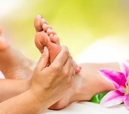 Welche natürlichen Möglichkeiten gibt es gegen geschwollene Füße im Sommer