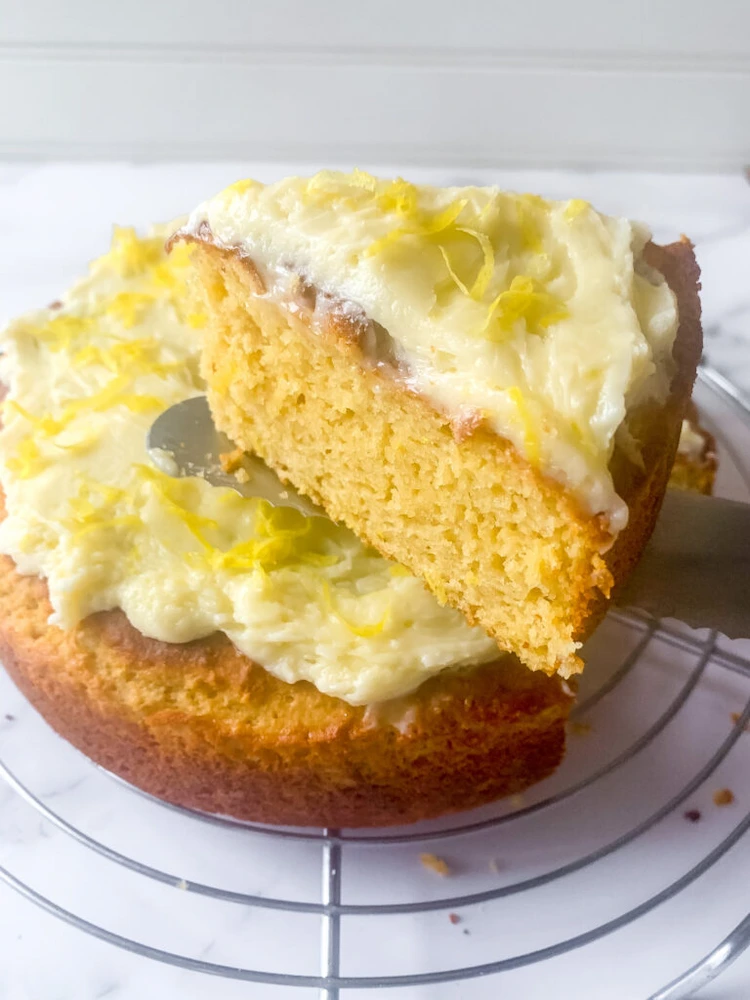 Lemon yogurt cake can be prepared at home for the whole family