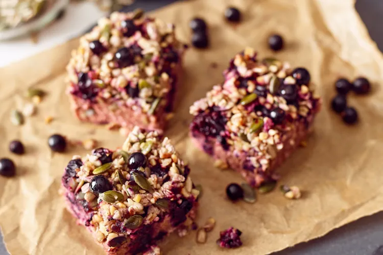 low-calorie breakfast bars with berry blackcurrant recipes healthy