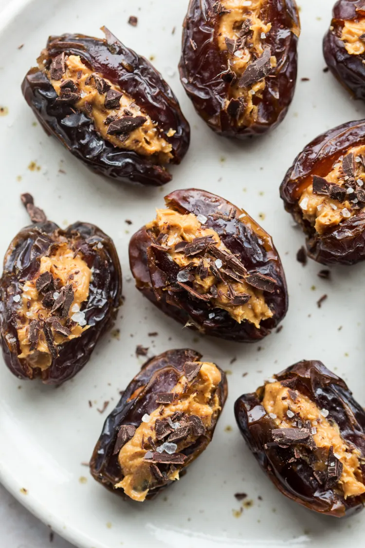 low calorie weight loss snacks filled with chocolate dates
