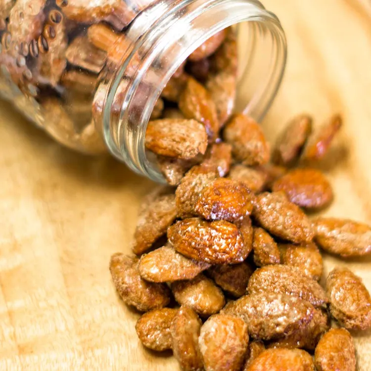 low-calorie roasted almonds make healthy snacks for weight loss