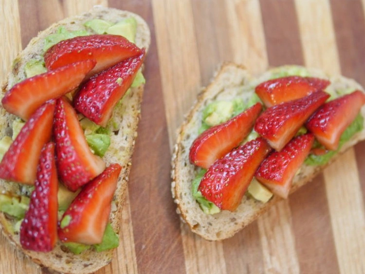 Avocado toast recipe with strawberries and balsamic vinegar