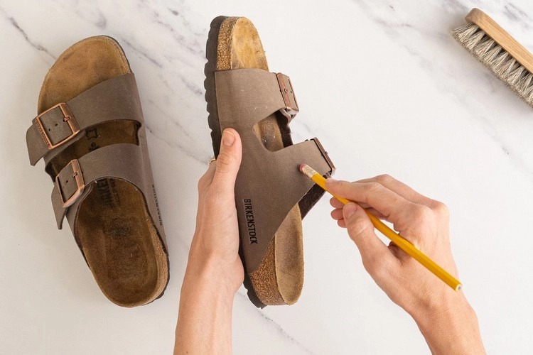 Birkenstocks reinigen - So werden Ihre Schuhe wie neu aussehen
