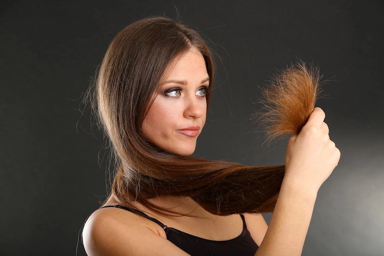 Es gibt wirksame Hausmittel, mit denen Sie eine Haarmaske selber machen gegen Spliss