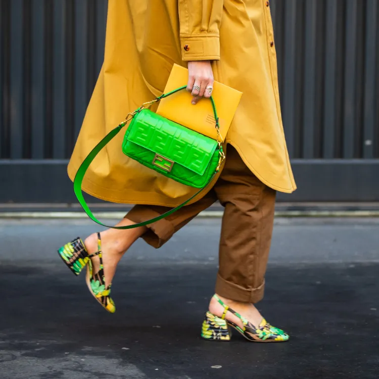 Handtaschen Trends Sommer 2022 Neonfarben kombinieren