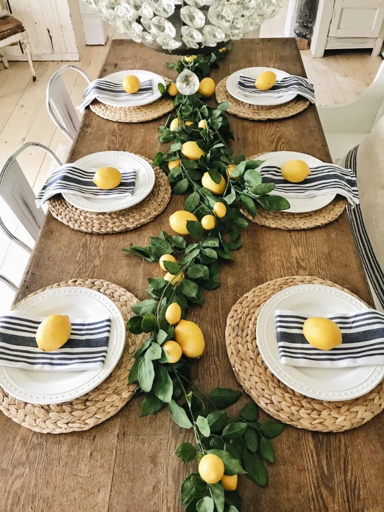 Hochzeitsdeko selber machen Tischdeko im Sommer mit Zitronen