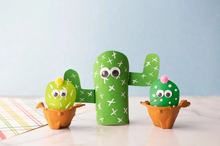 Make your own cactus from toilet rolls, big and small