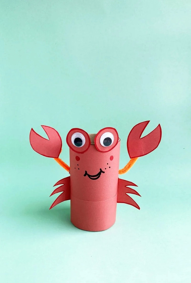 Krabbe basteln aus Papprolle Idee für Kinder ab 3