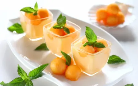 Melonen Panna cotta Dessert im Glas