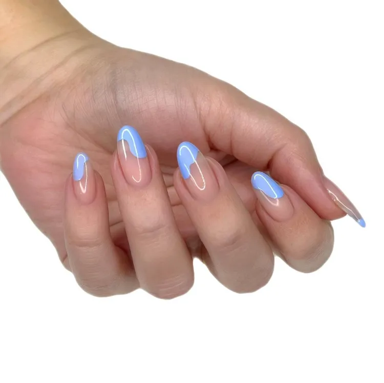 Nagellackfarben Trends Sommer 2022 Deconstructed French Nails Nageltrend
