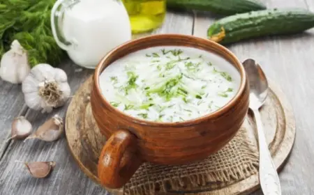 Rezepte für kalte Suppen - bulgarische Tarator-Suppe