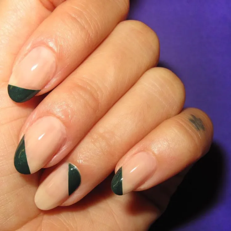 Sommer 2022 Nageltrends was sind Deconstructed French Nails