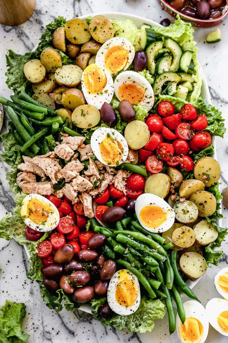 gesunde Salate zum Abnehmen klassischer Nicoise Salat