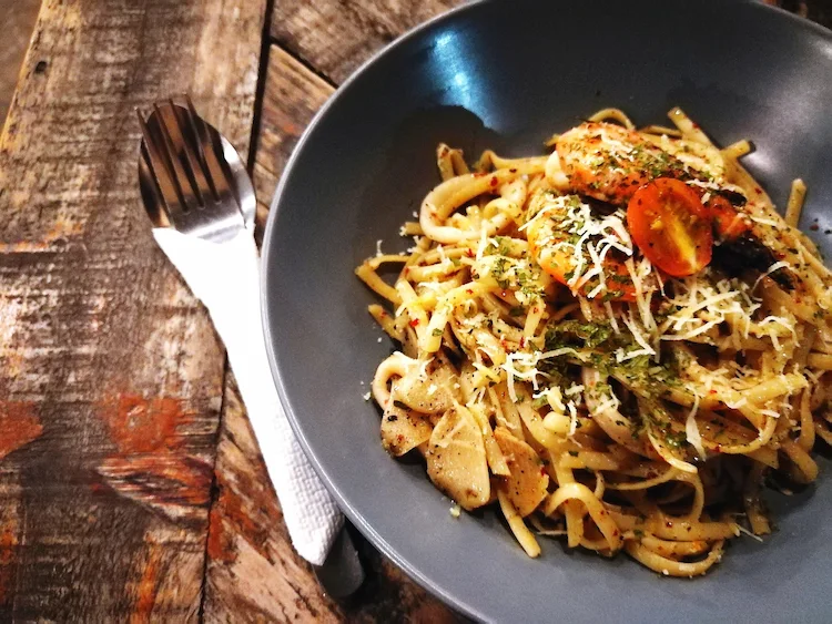 pasta dish with tomatoes and parmesan spaghetti aglio e olio original recipe very popular