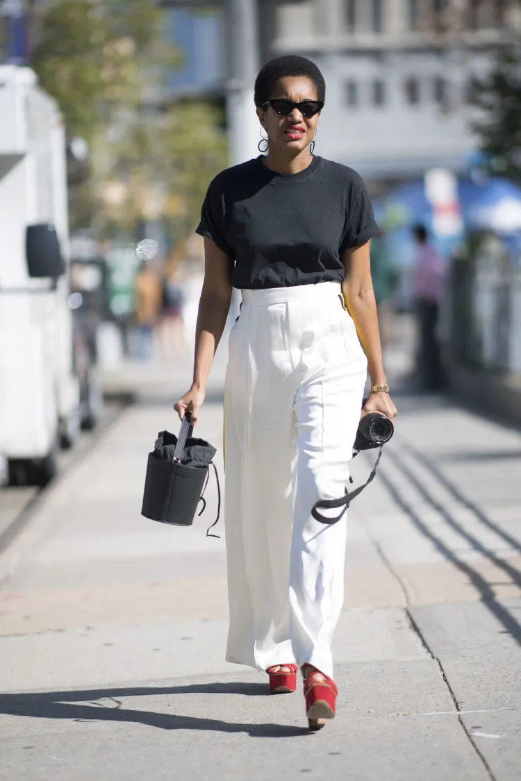 weiße Hose kombinieren Modetrends 2022 Business Outfit Sommer 2022