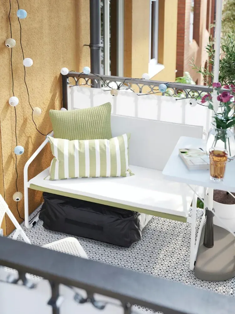 wie einen kleinen Balkon modern einrichten Ikea Sommer 2022