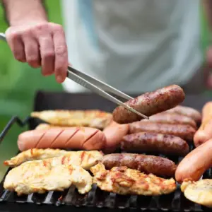 zu viel Fleisch auf dem Grill häufige Fehler beim Grillen