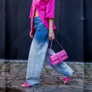 Baggy Oversized Jeans Trends Herbst 2022 Neonpink Schuhe kombinieren