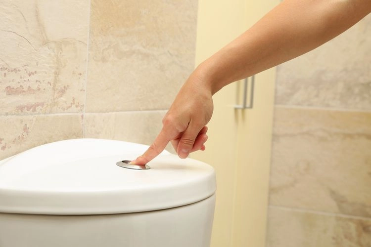 Chemiefreie WC-Wasserkasten-Tabletten verwenden