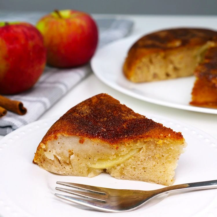 Einfacher Kuchen aus der Pfanne - das beste Rezept mit Äpfeln
