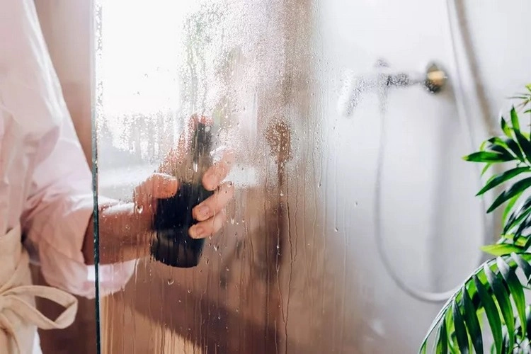 Es gibt verschiedene Möglichkeiten, wie man Glas Duschkabine reinigen kann
