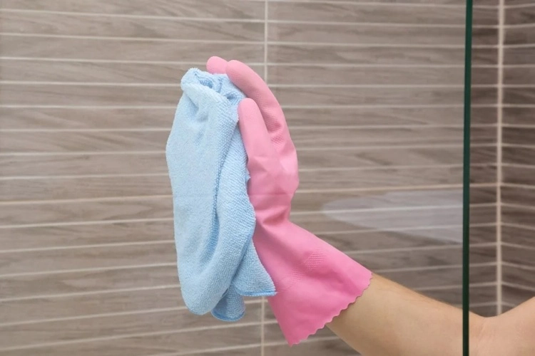Glaswand Duschabtrennung reinigen Tipps