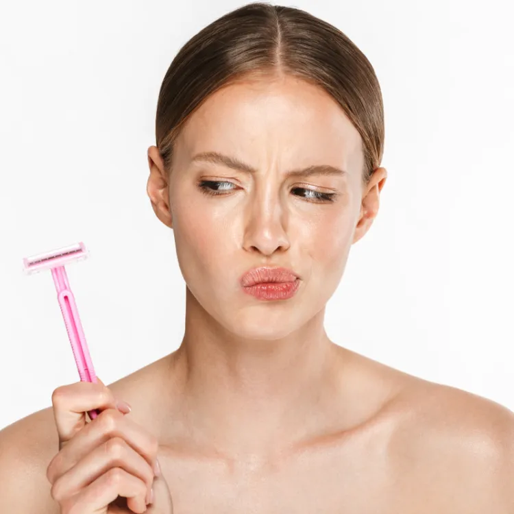 Hexenhaar am Kinn Mutermal entfernen Gesichtshaare Ursachen