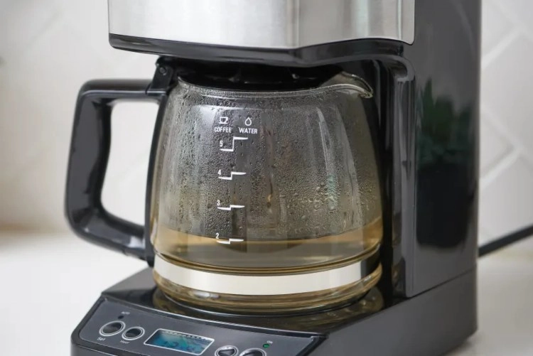 Kaffeemaschine mit Essig Lösung entkalken Anleitung