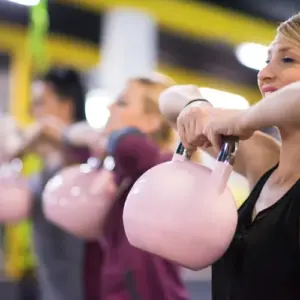 Kettlebell Übungen Arme Ganzkörper Training Frauen