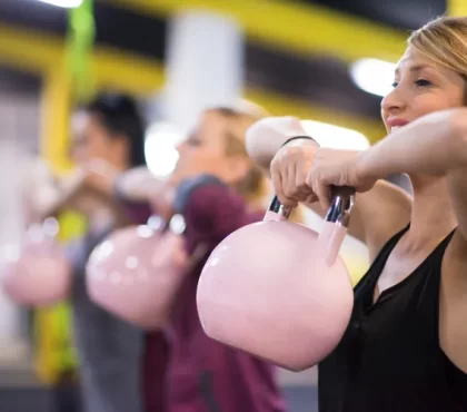 Kettlebell Übungen Arme Ganzkörper Training Frauen