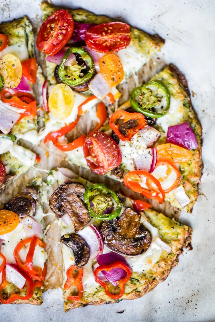 Low Carb Zucchini Pizzaboden ohne Eier vegane Pizza Rezept