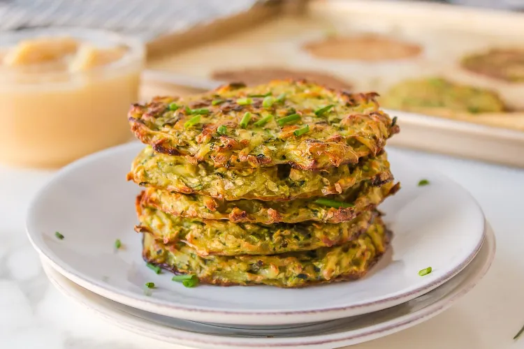 Low Carb Zucchini Puffer ohne Mehl Keto Abendessen Rezepte vegetarisch