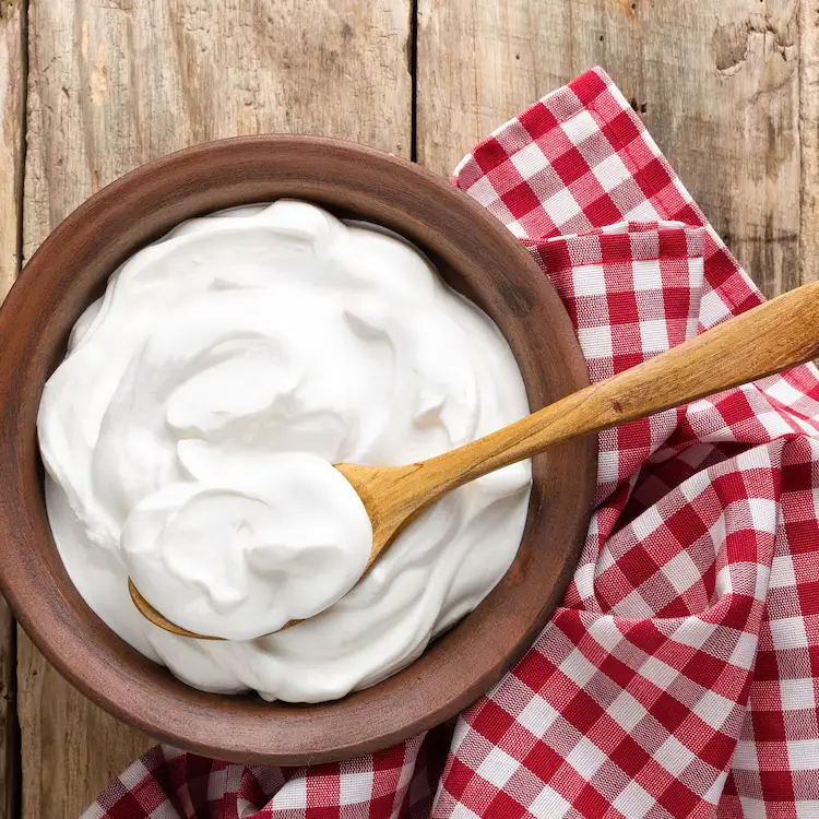 Natürliche Fettverbrenner - Griechischer Joghurt enthält fast doppelt so viel Eiweiß wie andere Joghurts